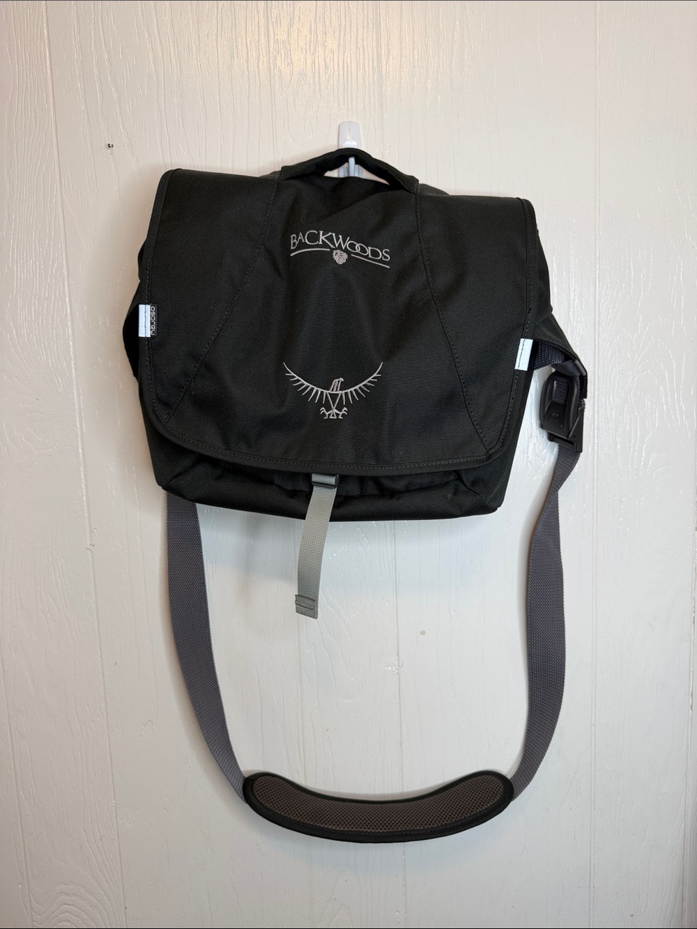 OSPREY Black Messenger Bag with Gray Strap